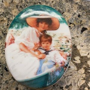 Memory by Sandra Kuck music box